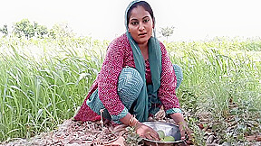 Desi Indian Girl Aam Chori Krny Ai Pakar K Chod Daala