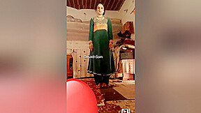 Sexy Paki Bhabhi Shows Her Boobs And Pussy 2