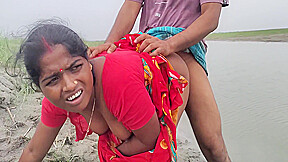 Bangladeshi Bowdi With Her Boyfriend In An Open Place 6 Min