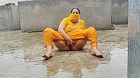 Pakistani Stepmom Enjoy The Rain