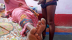 Desi Salma Bhabhi Hindi Chudai Muh Me Lekar Chusa